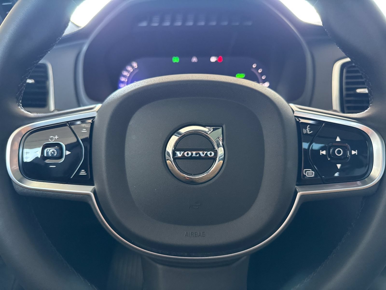 Certified 2023 Volvo XC90 T8 Ultimate AWD/4WD image 29