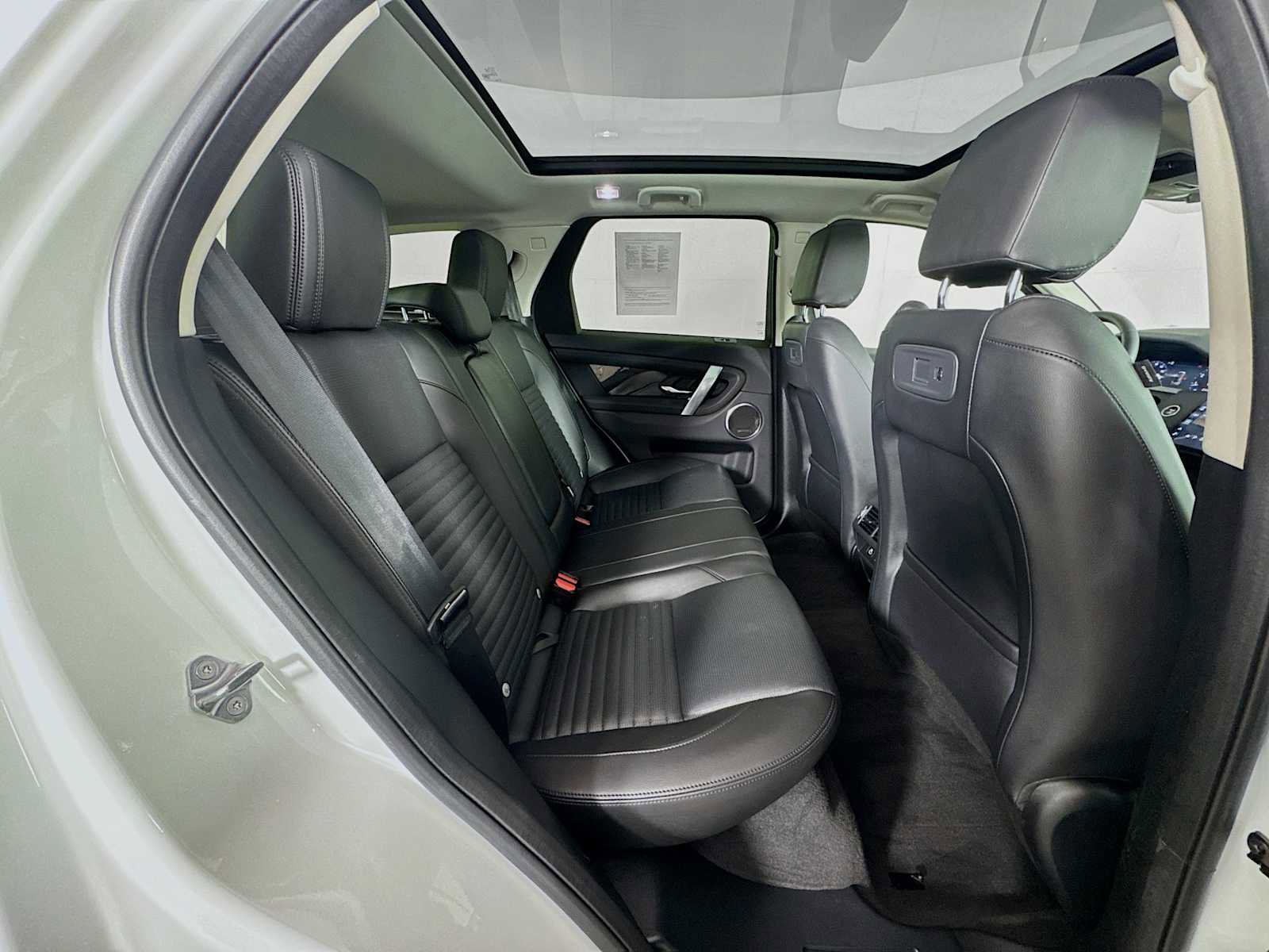 Used 2025 Land Rover Discovery Sport S image 26