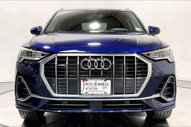 Used 2025 Audi Q3 2.0T Premium w/ Convenience Package AWD/4WD image 2