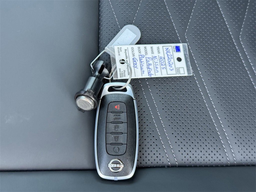 New 2025 Nissan Pathfinder Platinum w/ Lighting Package (N93) image 36