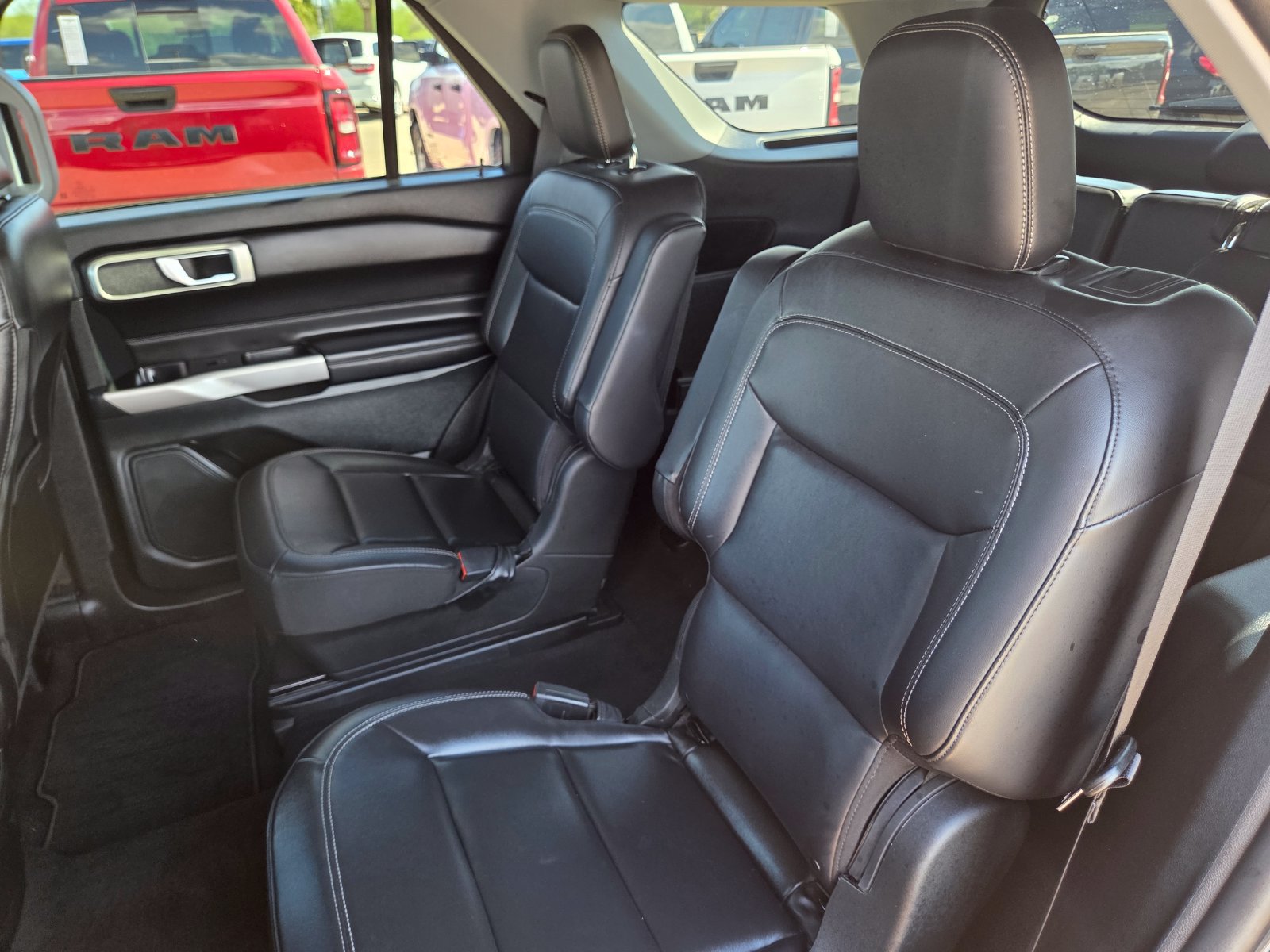 Used 2023 Ford Explorer XLT w/ Equipment Group 202A RWD image 21