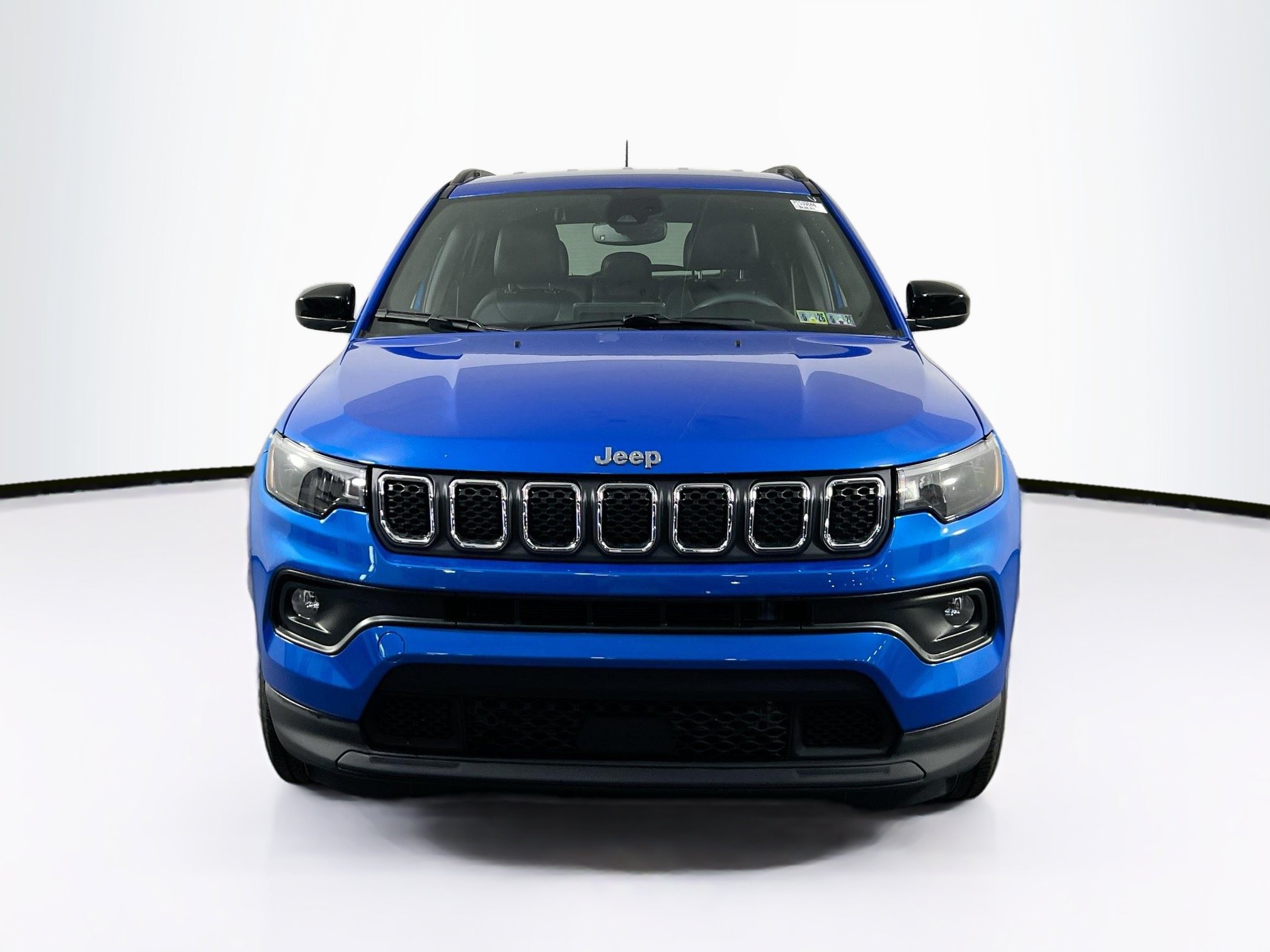 Used 2023 Jeep Compass Latitude AWD/4WD image 2