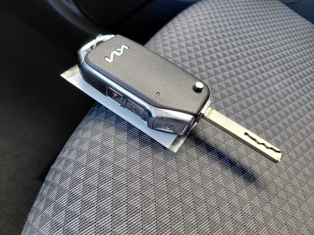 Used 2023 Kia Soul LX w/ LX Technology Package FWD image 30