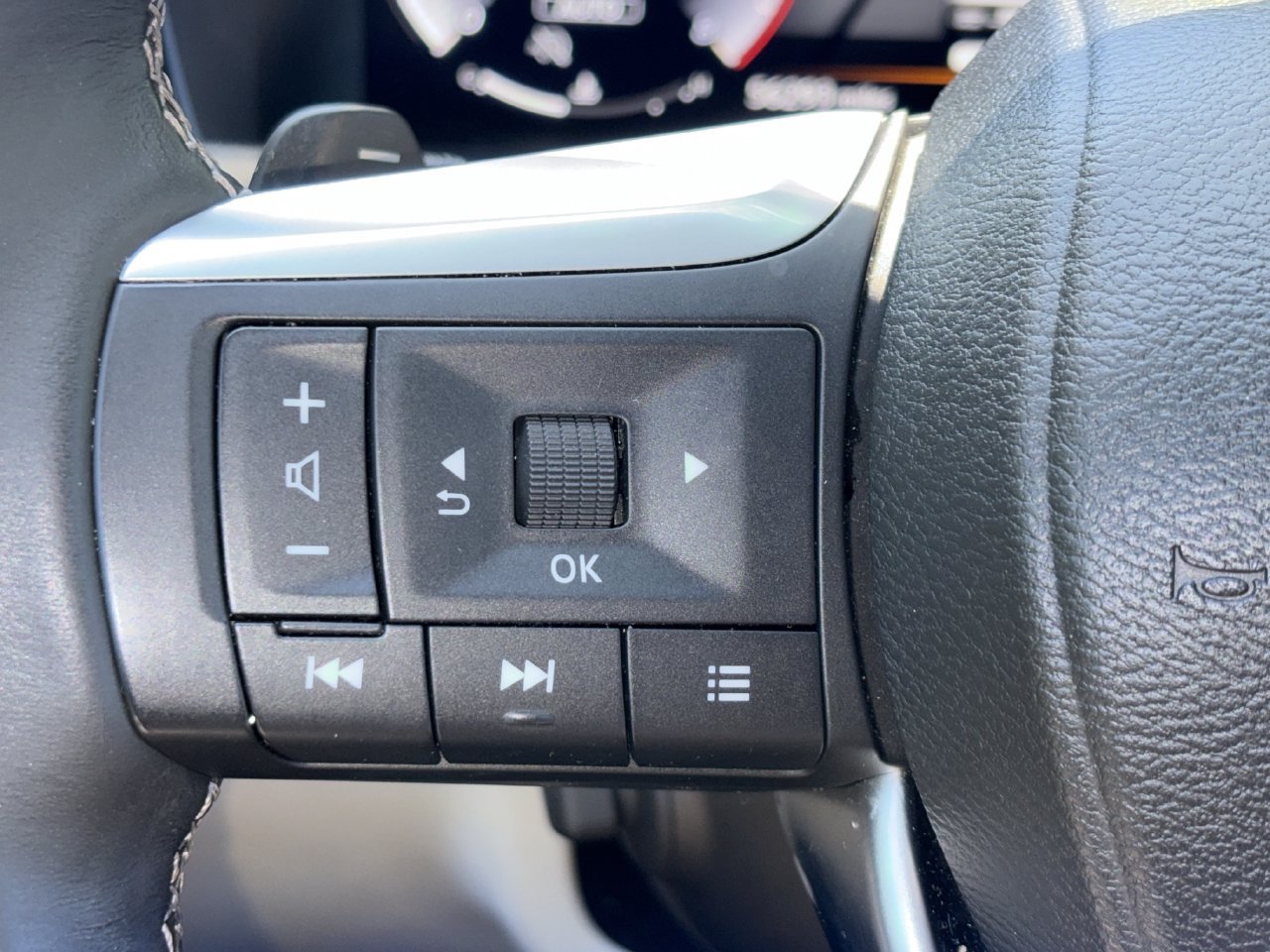 Used 2023 INFINITI QX60 Sensory w/ Vision Package AWD/4WD image 14