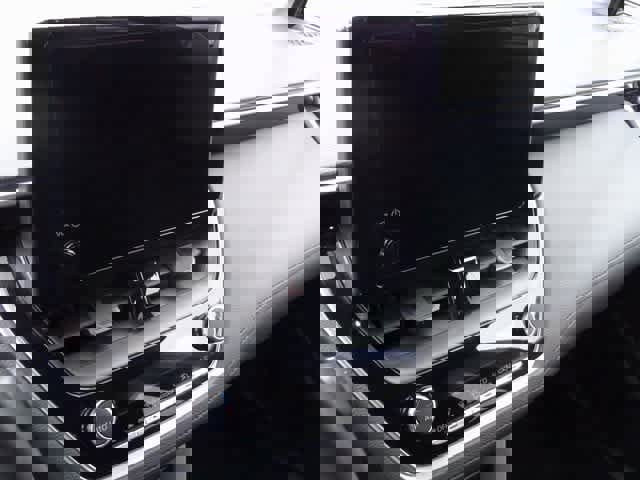 Certified 2025 Toyota Corolla Cross LE image 11