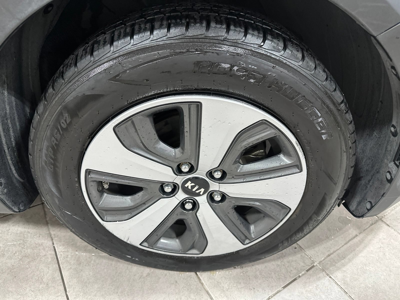 Used 2019 Kia Niro LX FWD image 11