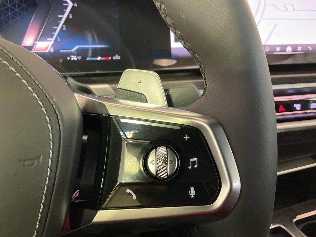 Certified 2025 BMW 740i w/ Premium Package image 15