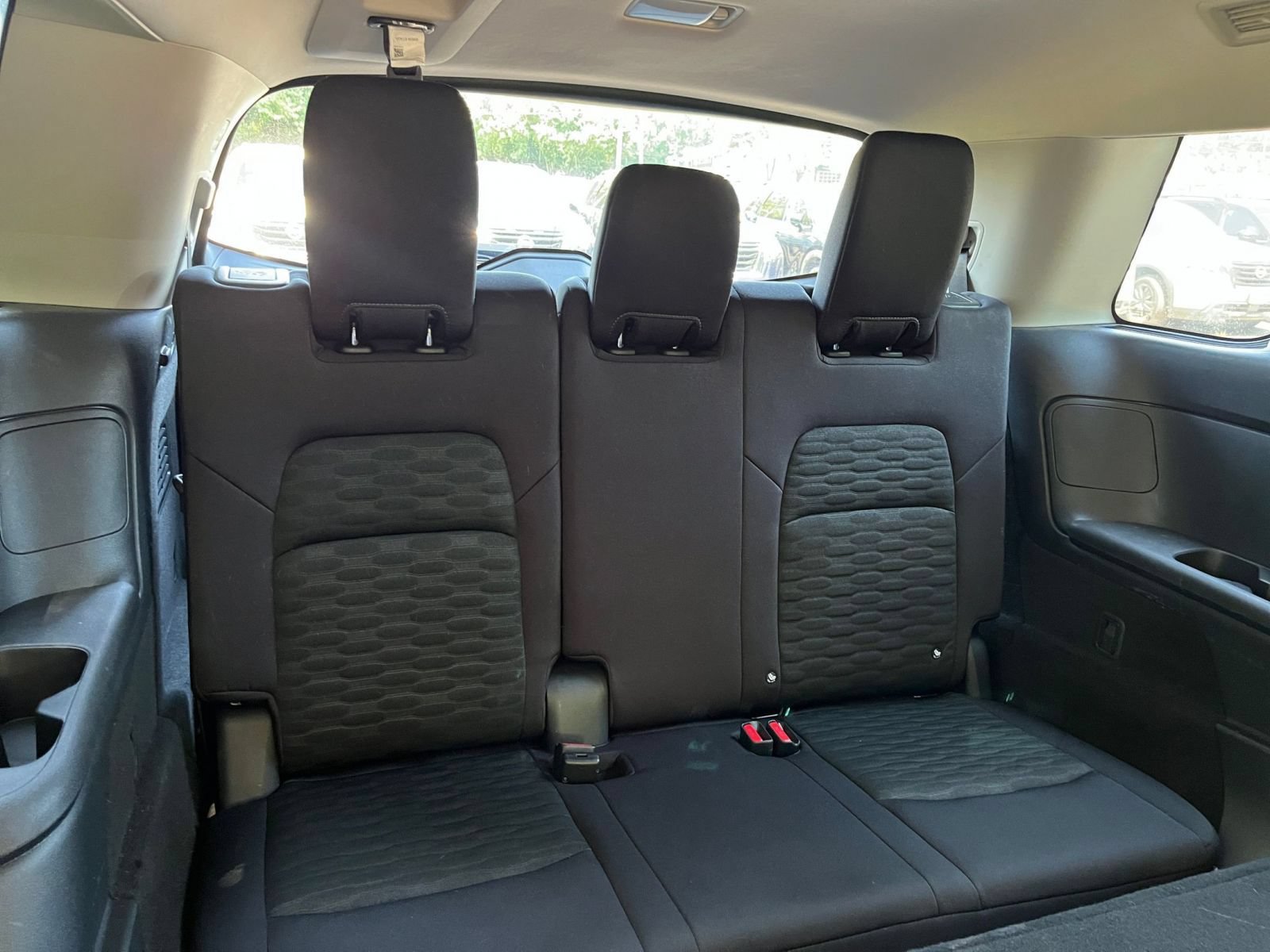 Used 2025 Nissan Pathfinder SV FWD image 31