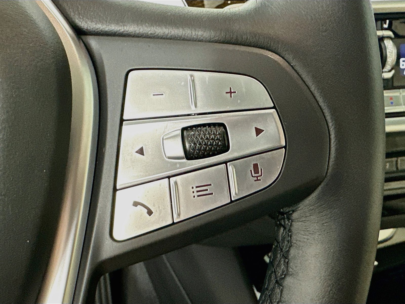 Used 2024 BMW X3 sDrive30i w/ Convenience Package RWD image 19