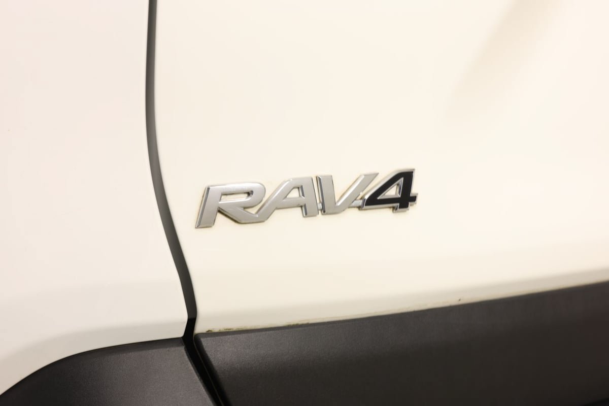 Used 2022 Toyota RAV4 XLE AWD/4WD image 13