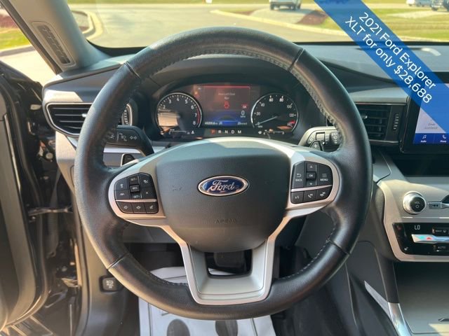 Used 2021 Ford Explorer XLT image 15