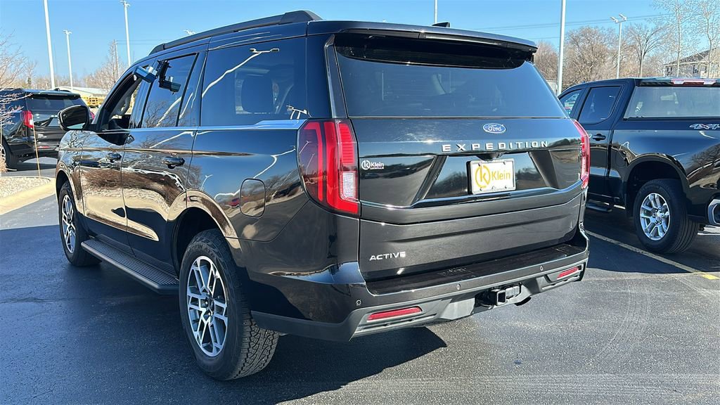 Used 2025 Ford Expedition Active AWD/4WD image 6