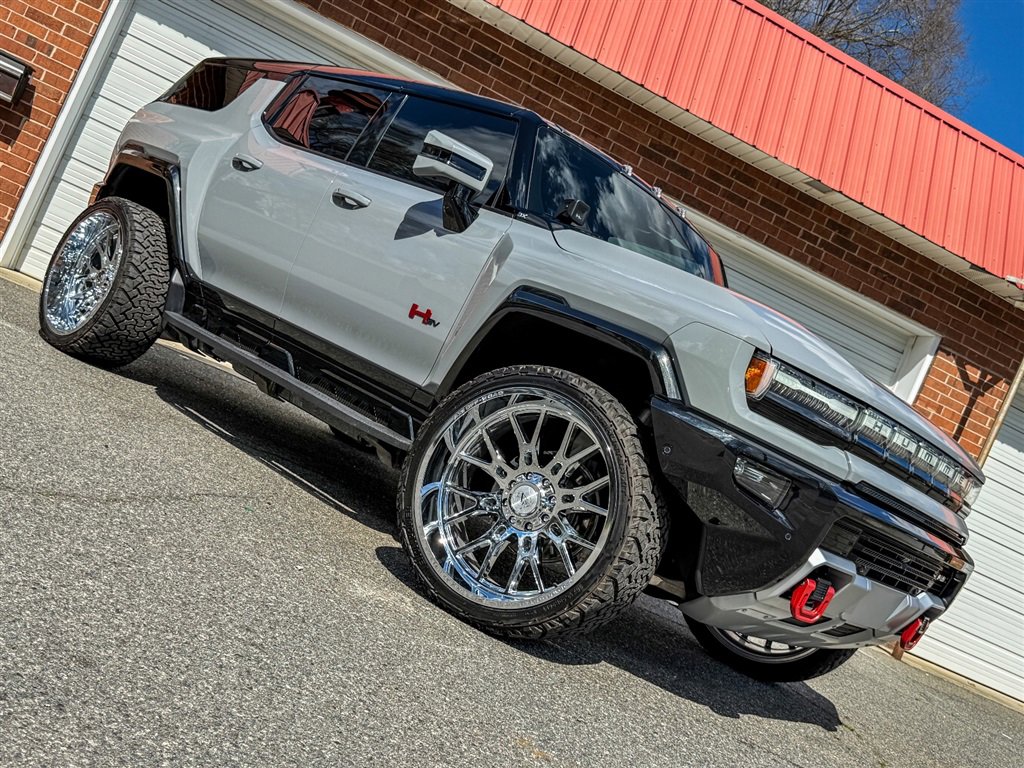 Used 2024 GMC Hummer EV 3X w/ LPO, Illumination Package image 29