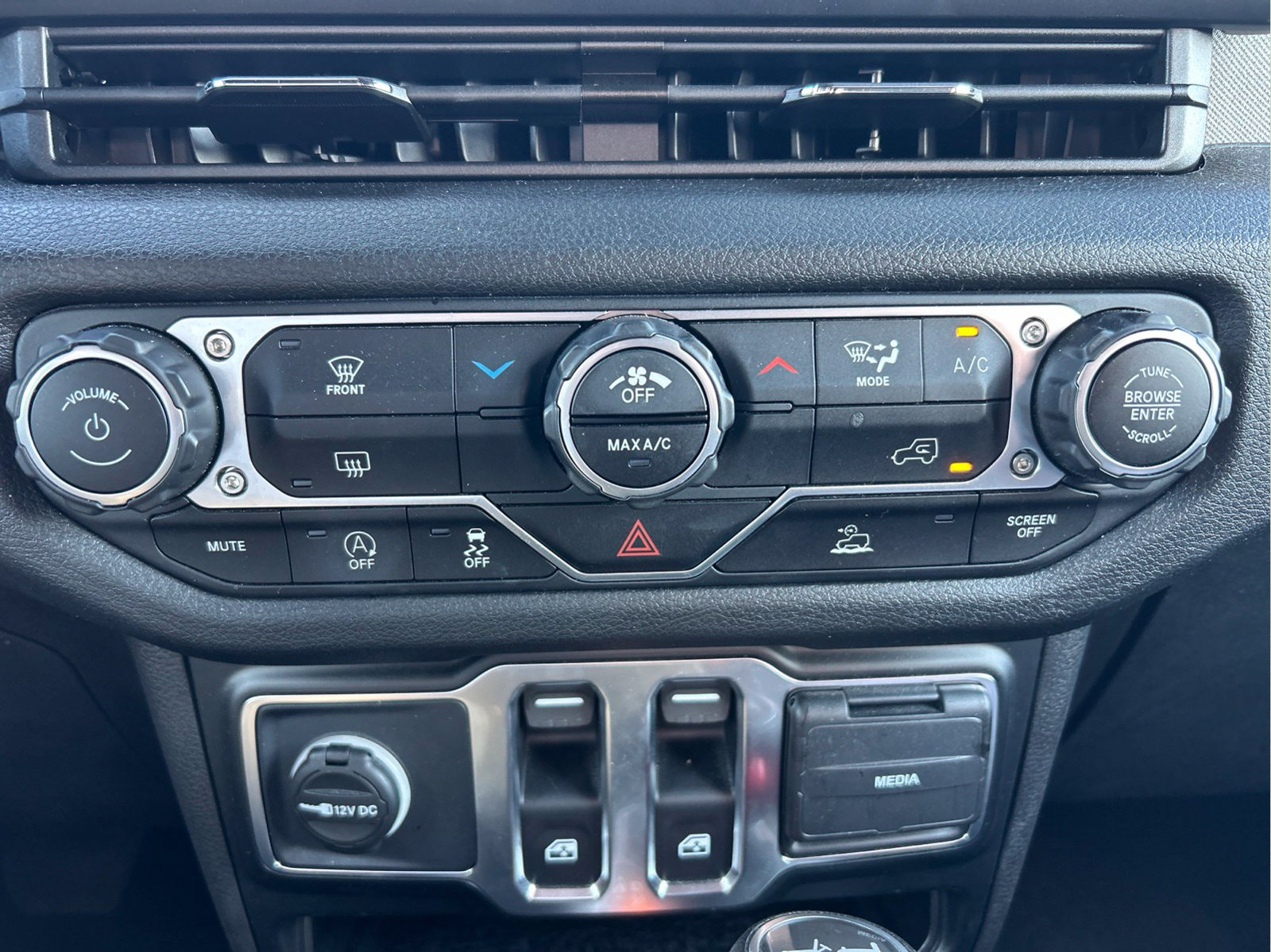Certified 2024 Jeep Wrangler Sport AWD/4WD image 28