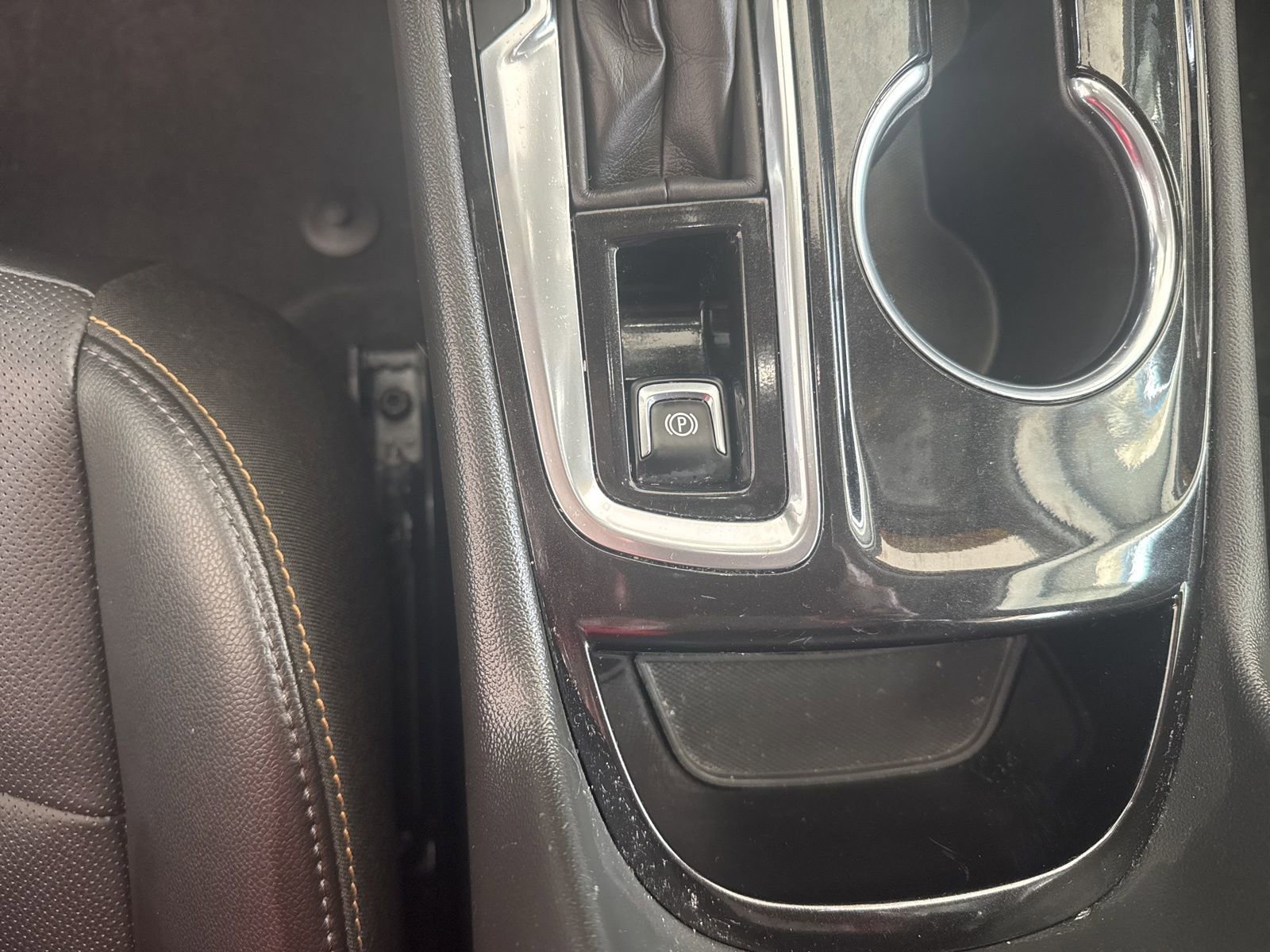 Used 2023 Chevrolet Equinox Premier image 30