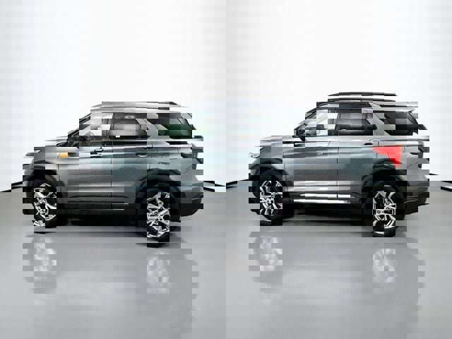 Used 2022 Ford Explorer XLT w/ Equipment Group 202A image 5