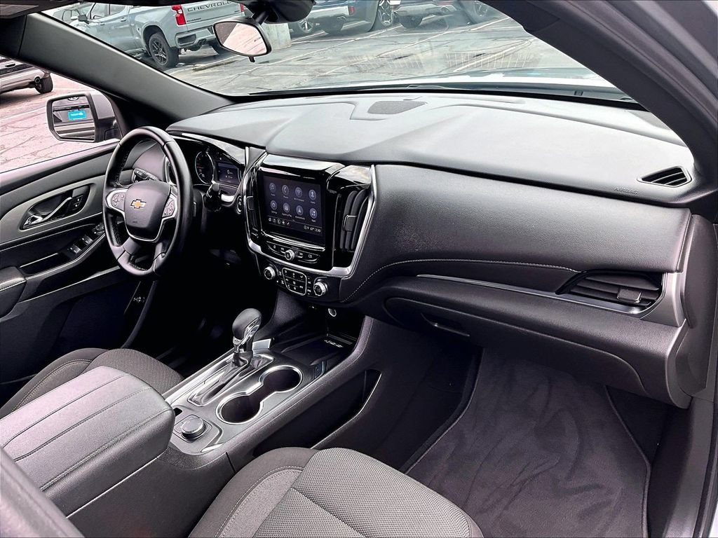 Used 2023 Chevrolet Traverse LT AWD/4WD image 22