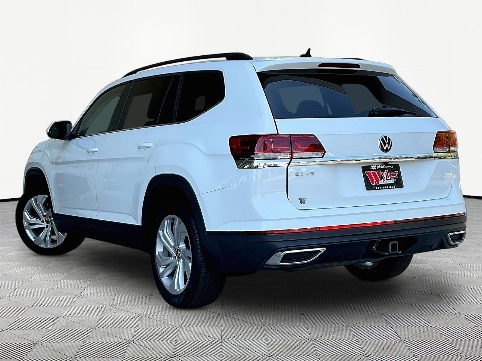 Used 2021 Volkswagen Atlas SE w/ Towing Package FWD image 4