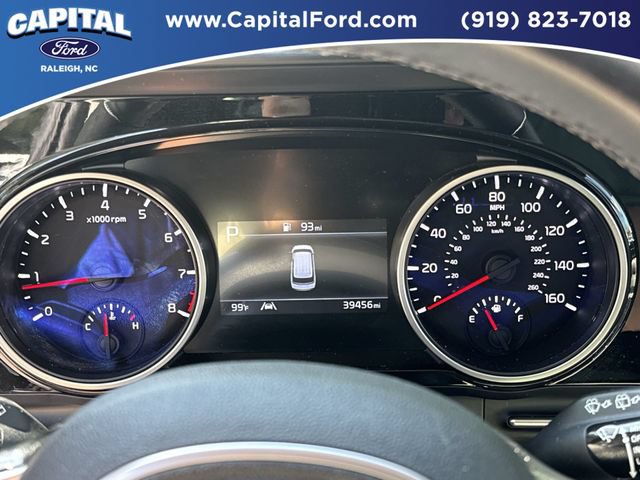 Used 2024 Kia Carnival EX FWD image 25