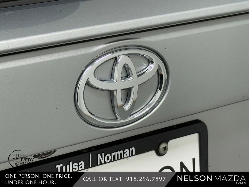 Used 2020 Toyota RAV4 XLE FWD image 16
