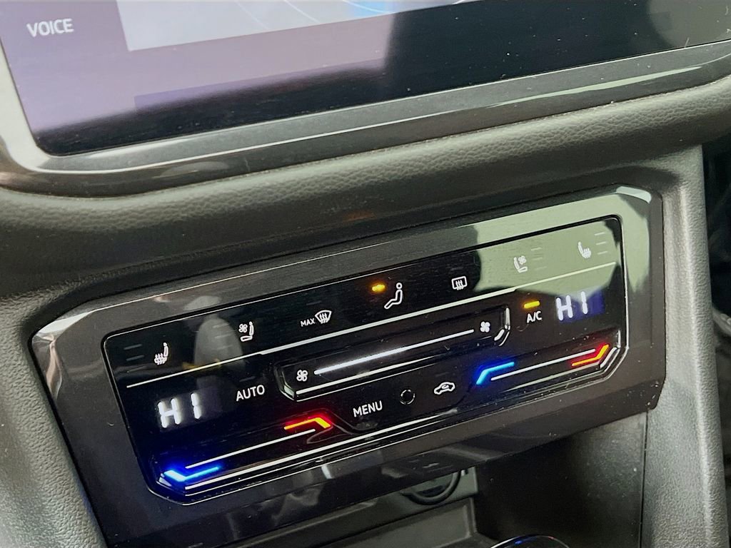 Used 2024 Volkswagen Tiguan SEL R-Line image 15