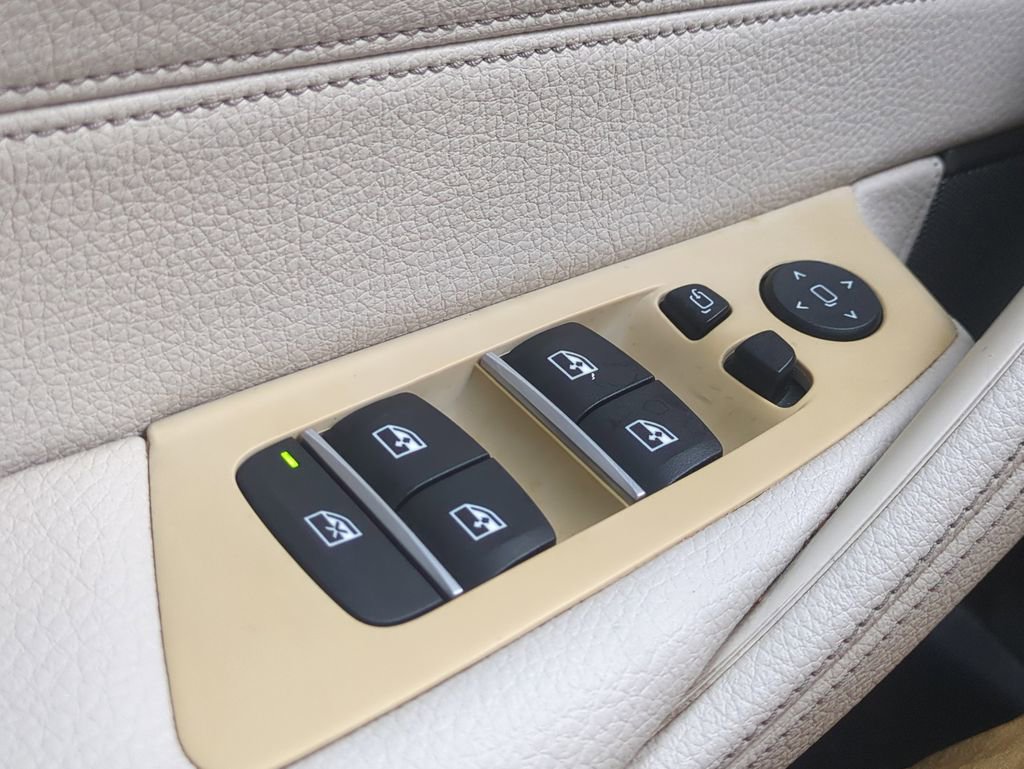 Used 2021 BMW 530i w/ Premium Package RWD image 26