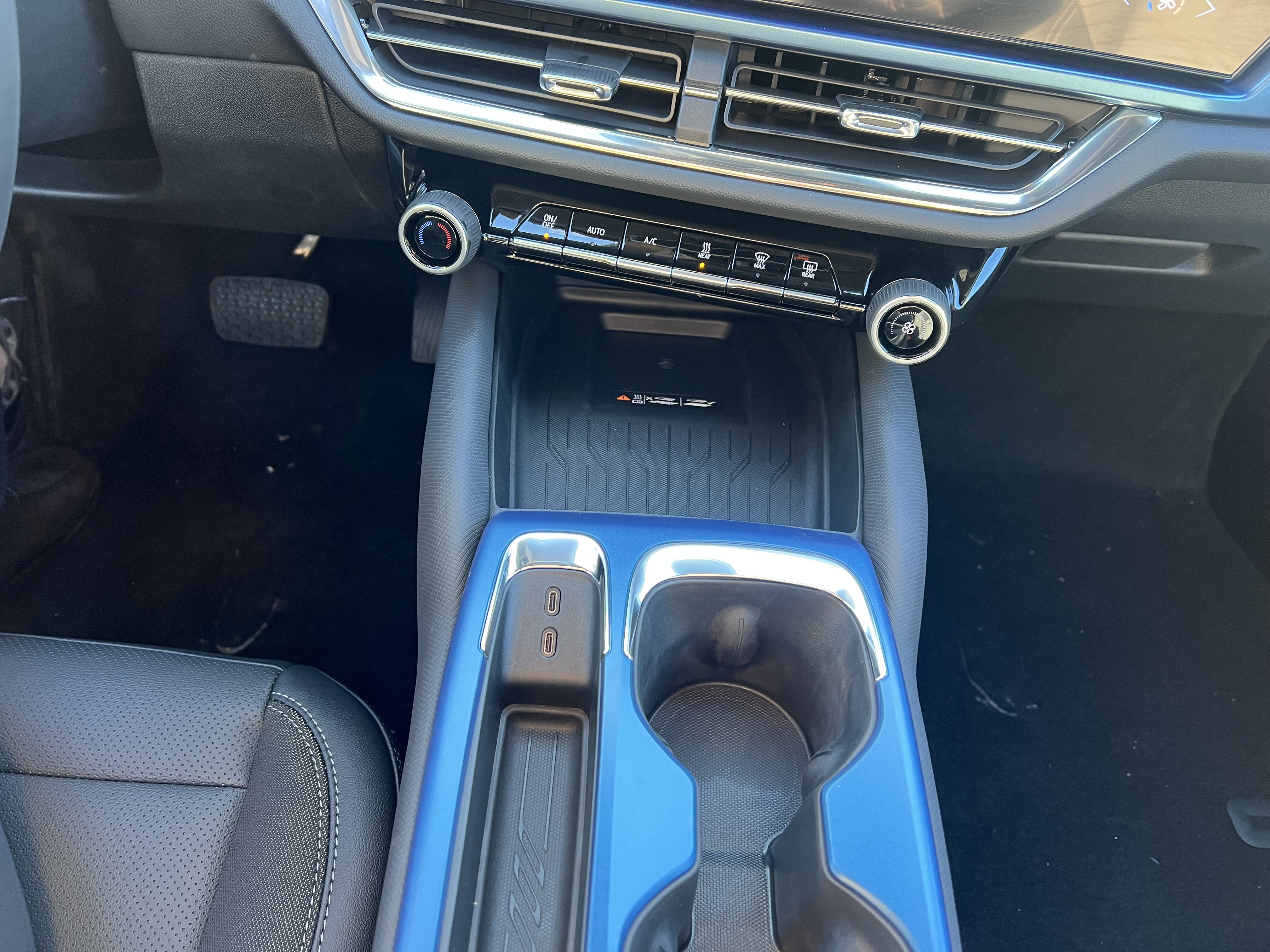 New 2026 Chevrolet Equinox EV LT w/ LPO, Blackout Package image 10