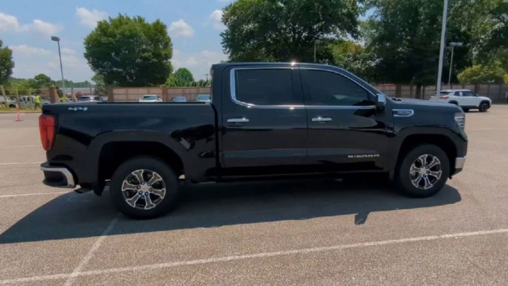 Used 2024 GMC Sierra 1500 SLT image 9