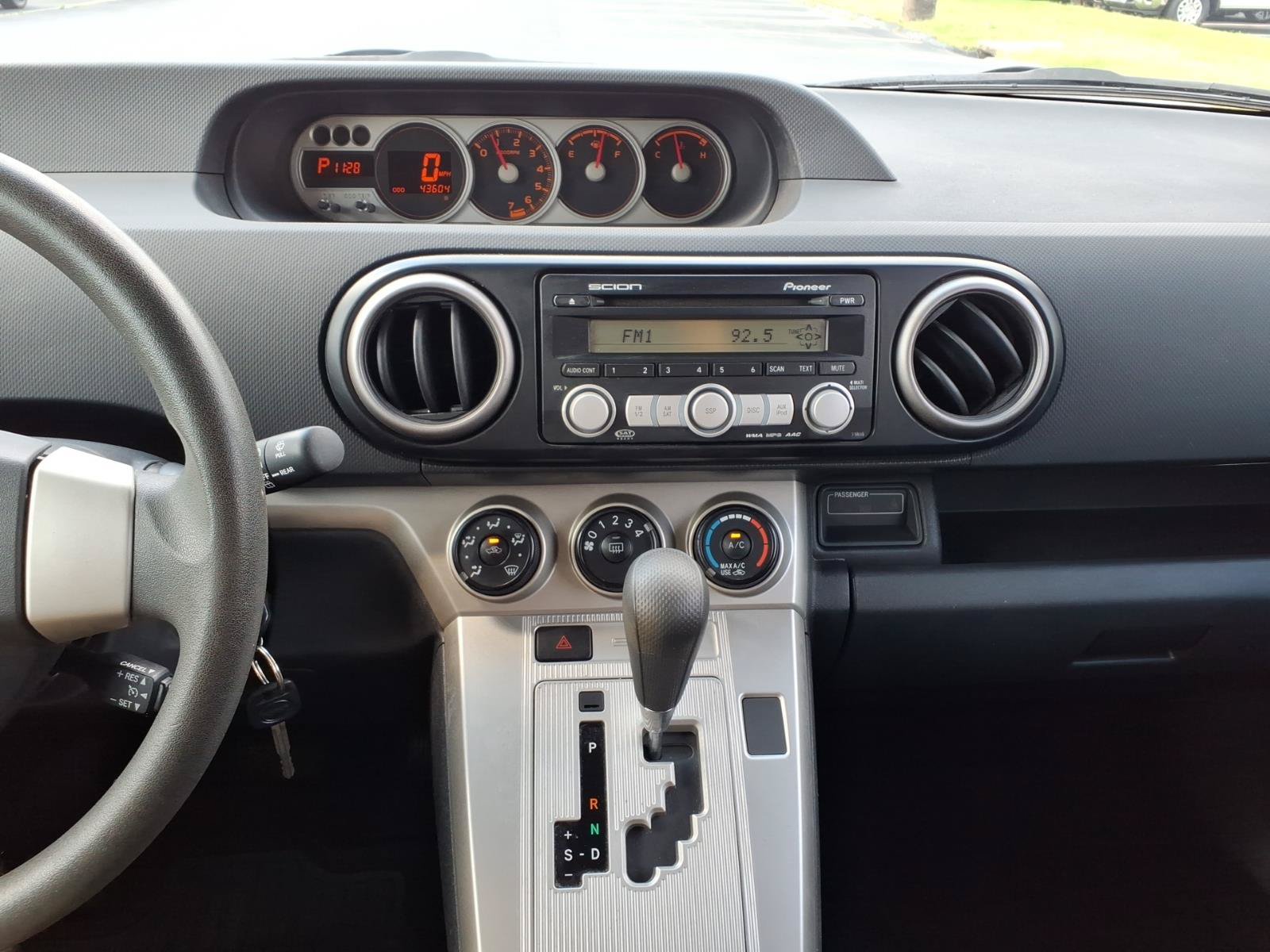 Used 2008 Scion xB FWD image 9