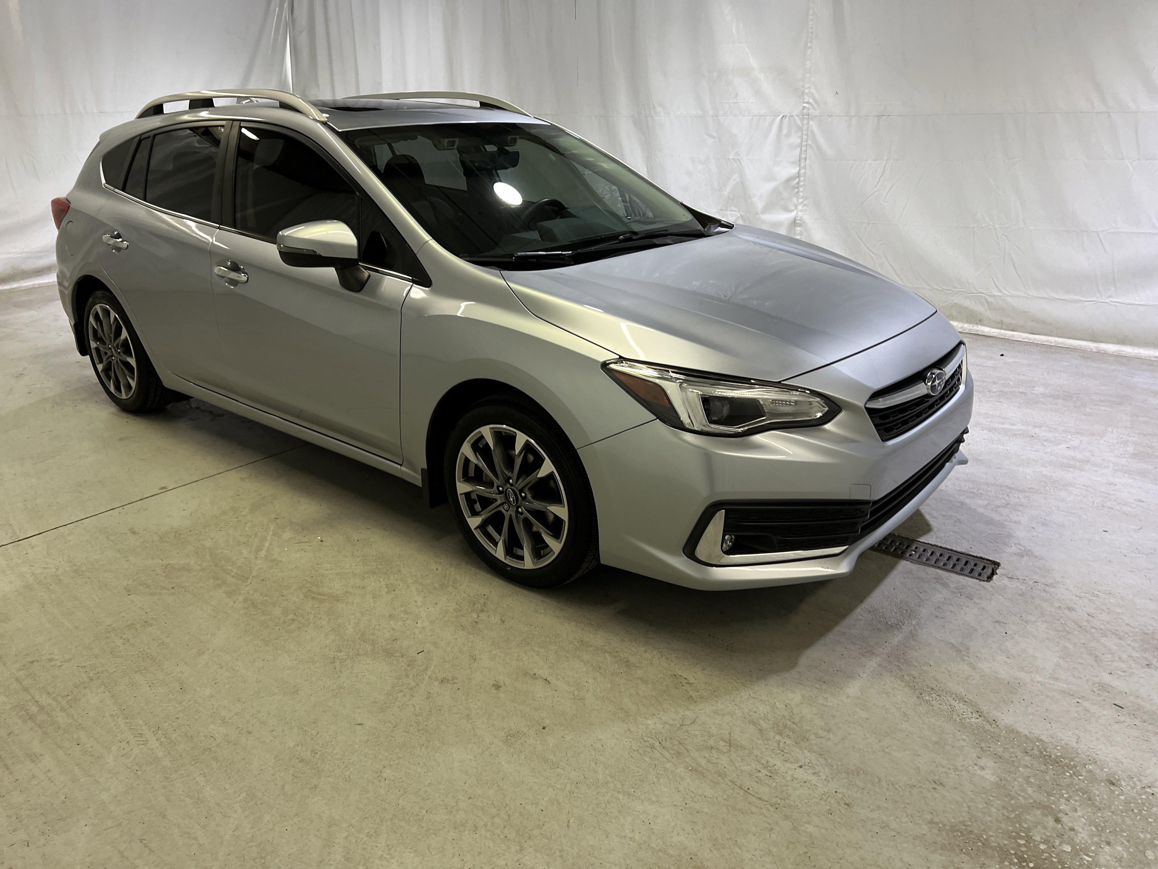 Used 2020 Subaru Impreza 2.0i Limited w/ Popular Package #2 AWD/4WD image 2