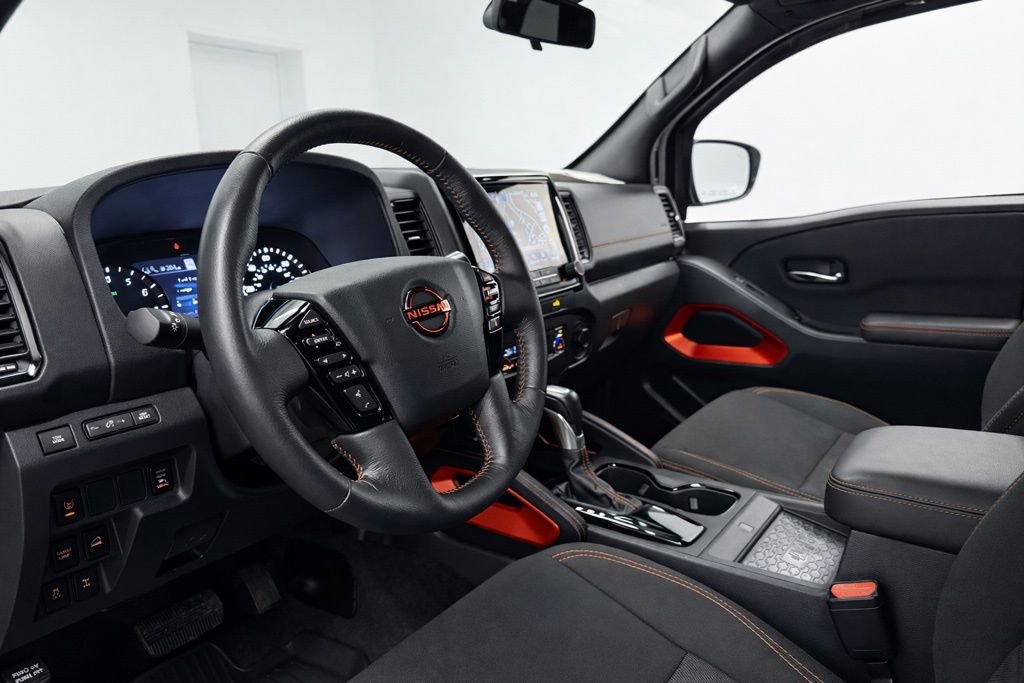 Used 2024 Nissan Frontier PRO-4X w/ Pro Convenience Package image 13