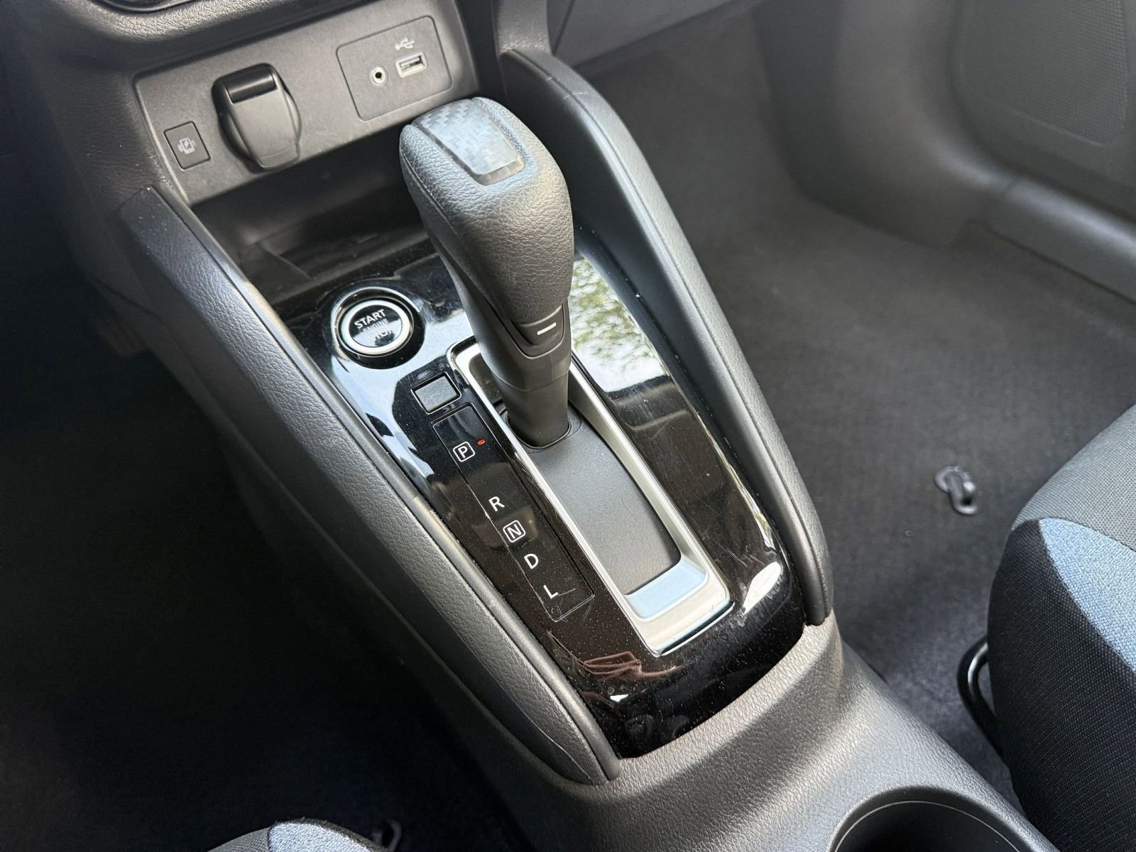 Used 2025 Nissan Versa SV FWD image 41