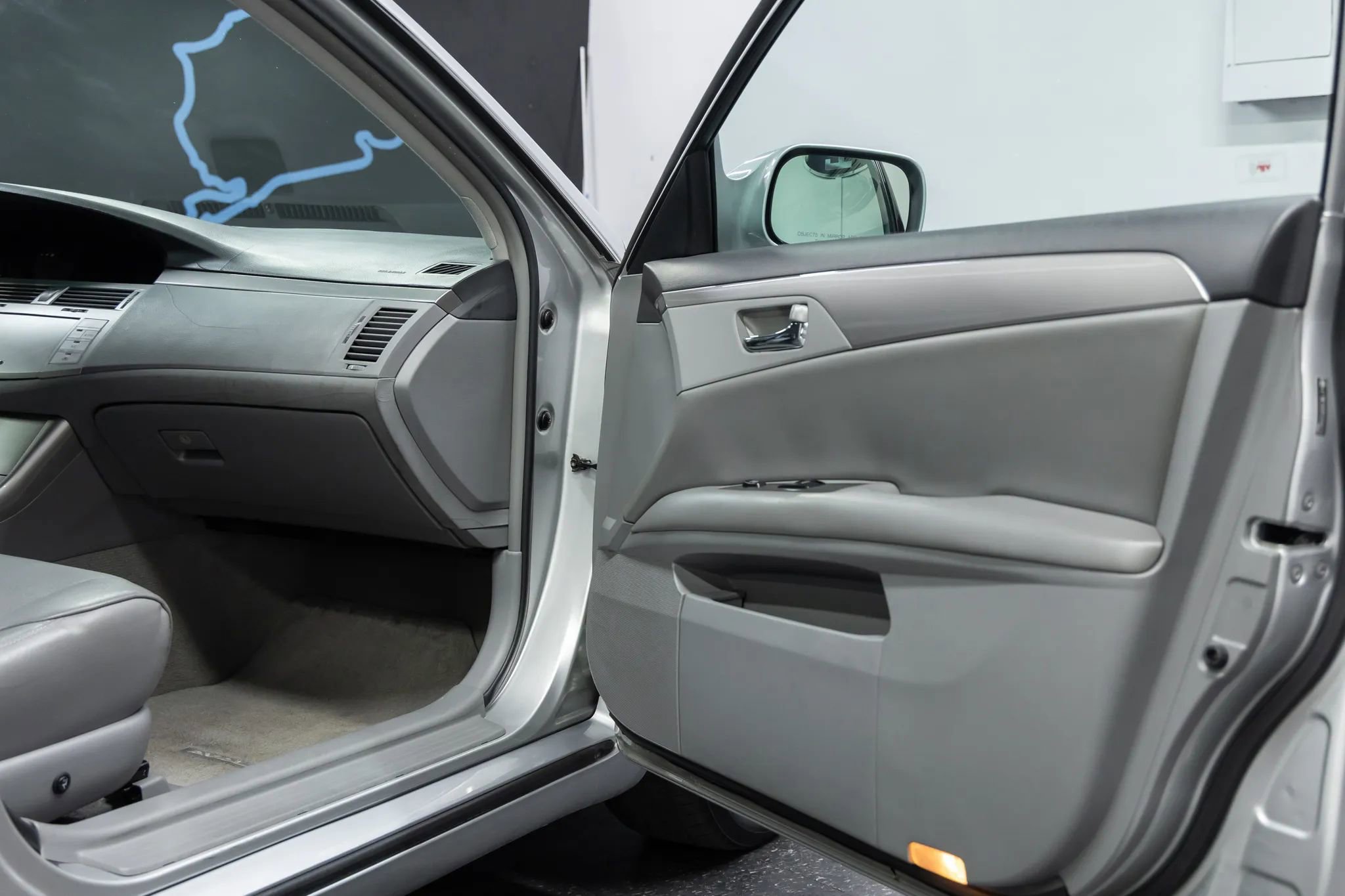 Used 2005 Toyota Avalon XL FWD image 16