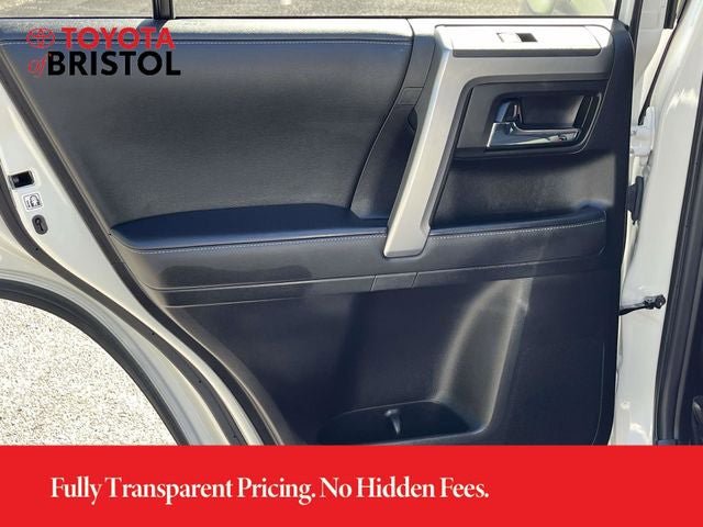 Used 2021 Toyota 4Runner SR5 Premium w/ Moonroof Package AWD/4WD image 17