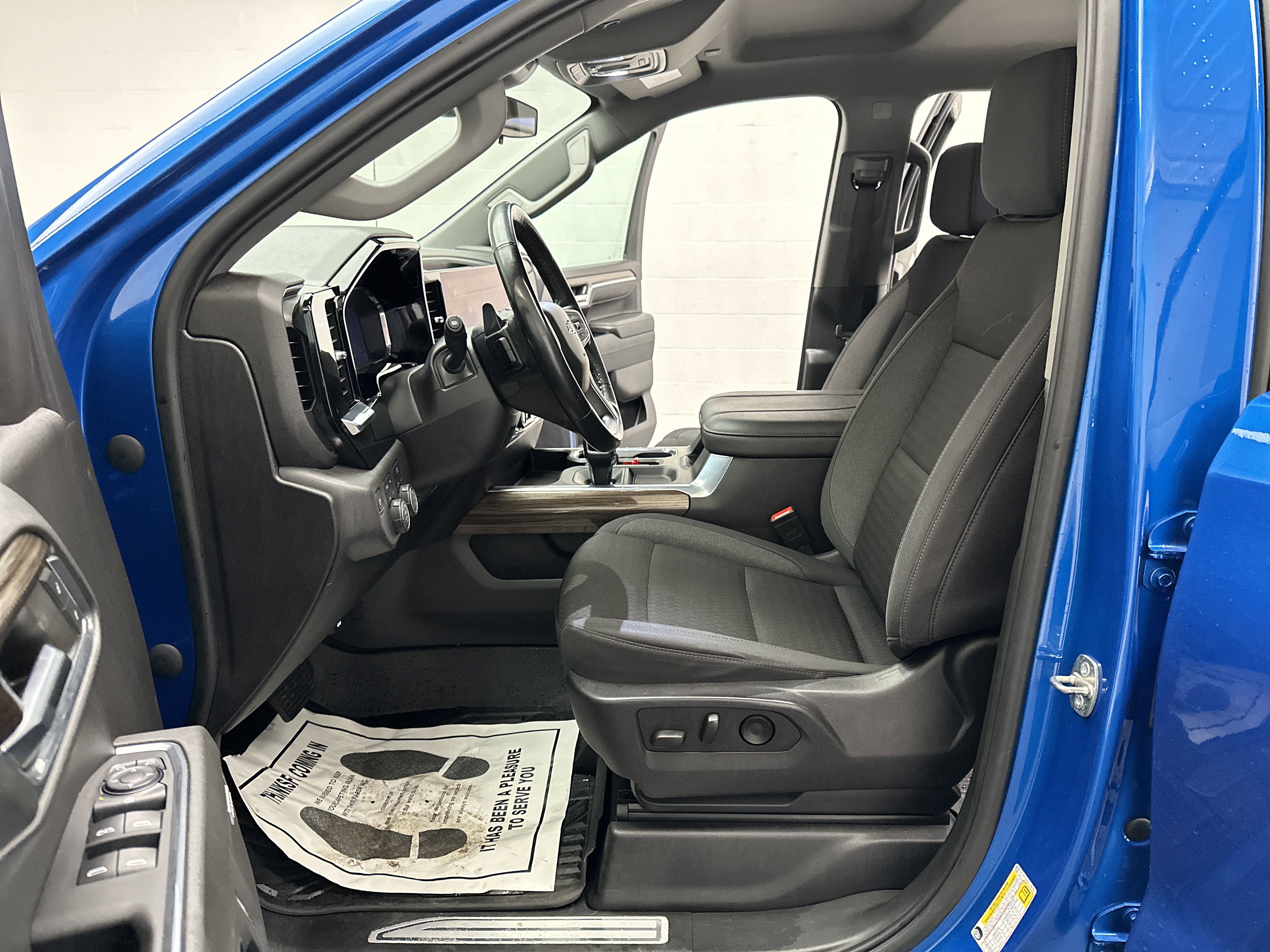 Used 2024 Chevrolet Silverado 1500 LT Trail Boss w/ Convenience Package II image 18