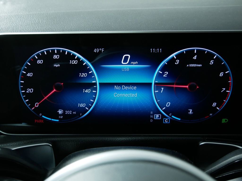 Used 2021 Mercedes-Benz GLB 250 4MATIC image 28