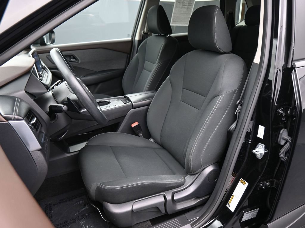 Used 2023 Nissan Rogue S image 13