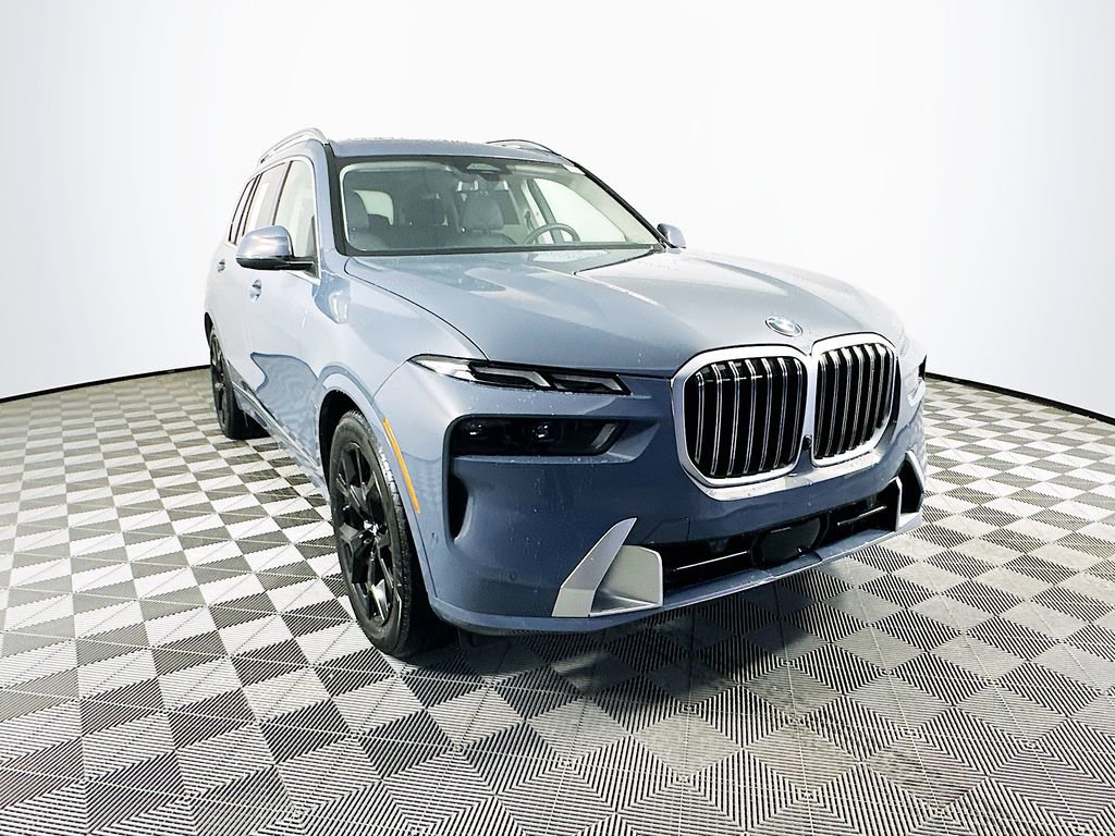 Used 2025 BMW X7 xDrive40i image 2