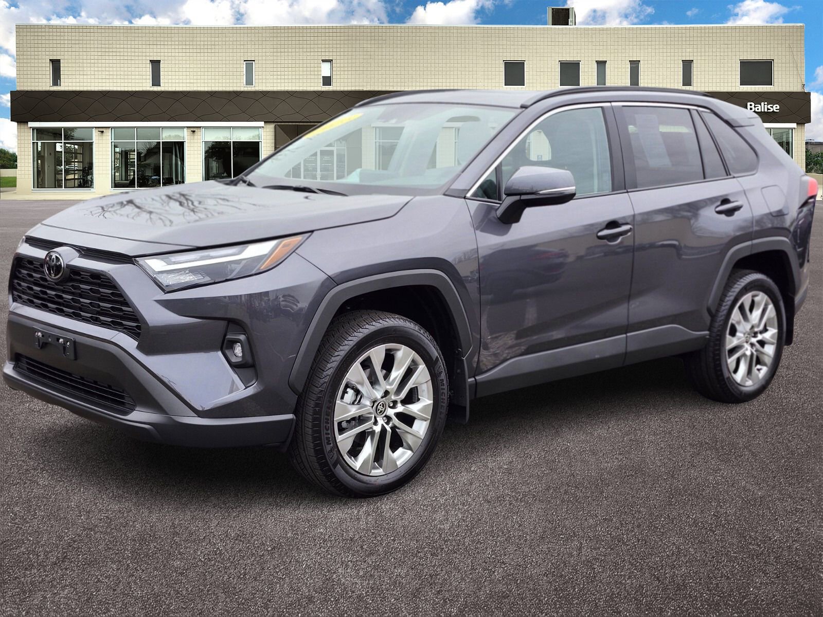 Used 2025 Toyota RAV4 XLE Premium image 7