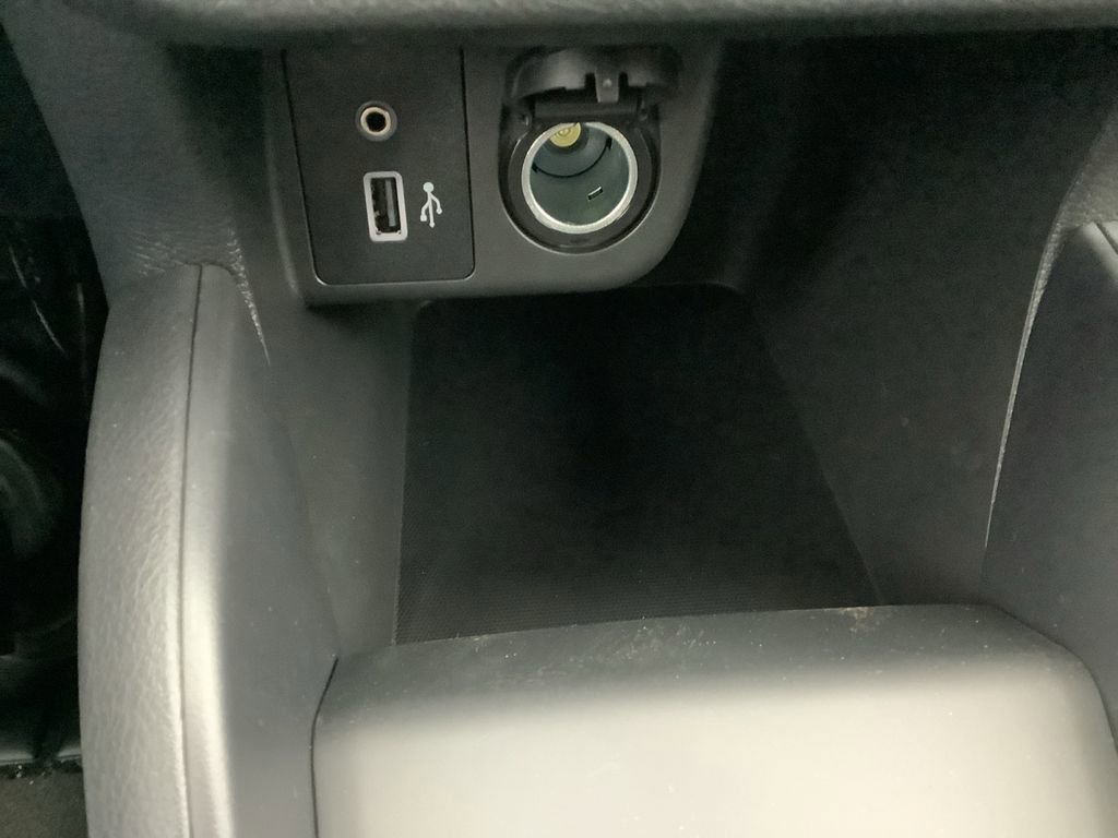 Used 2025 Nissan Versa S w/ Trunk Package image 27