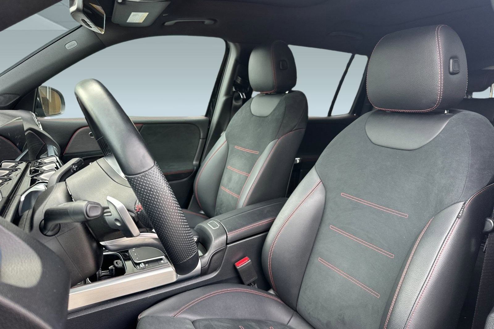 Certified 2023 Mercedes-Benz GLB 250 4MATIC image 23