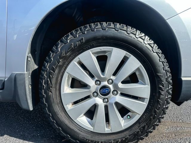 Used 2016 Subaru Outback 2.5i Premium image 11