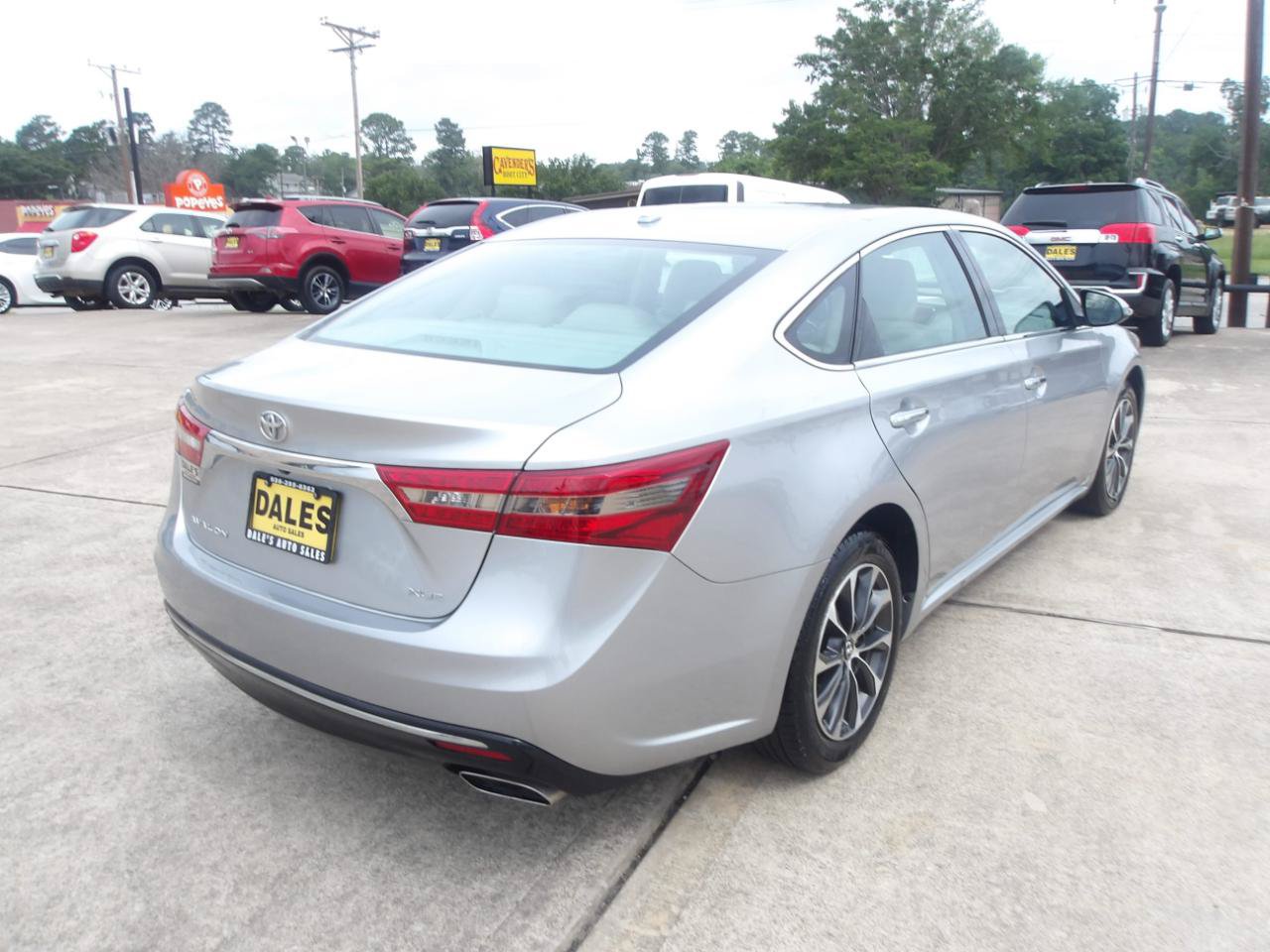Used 2016 Toyota Avalon XLE FWD image 11