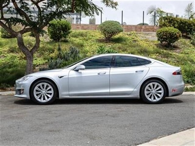 Used 2017 Tesla Model S 75 RWD image 2