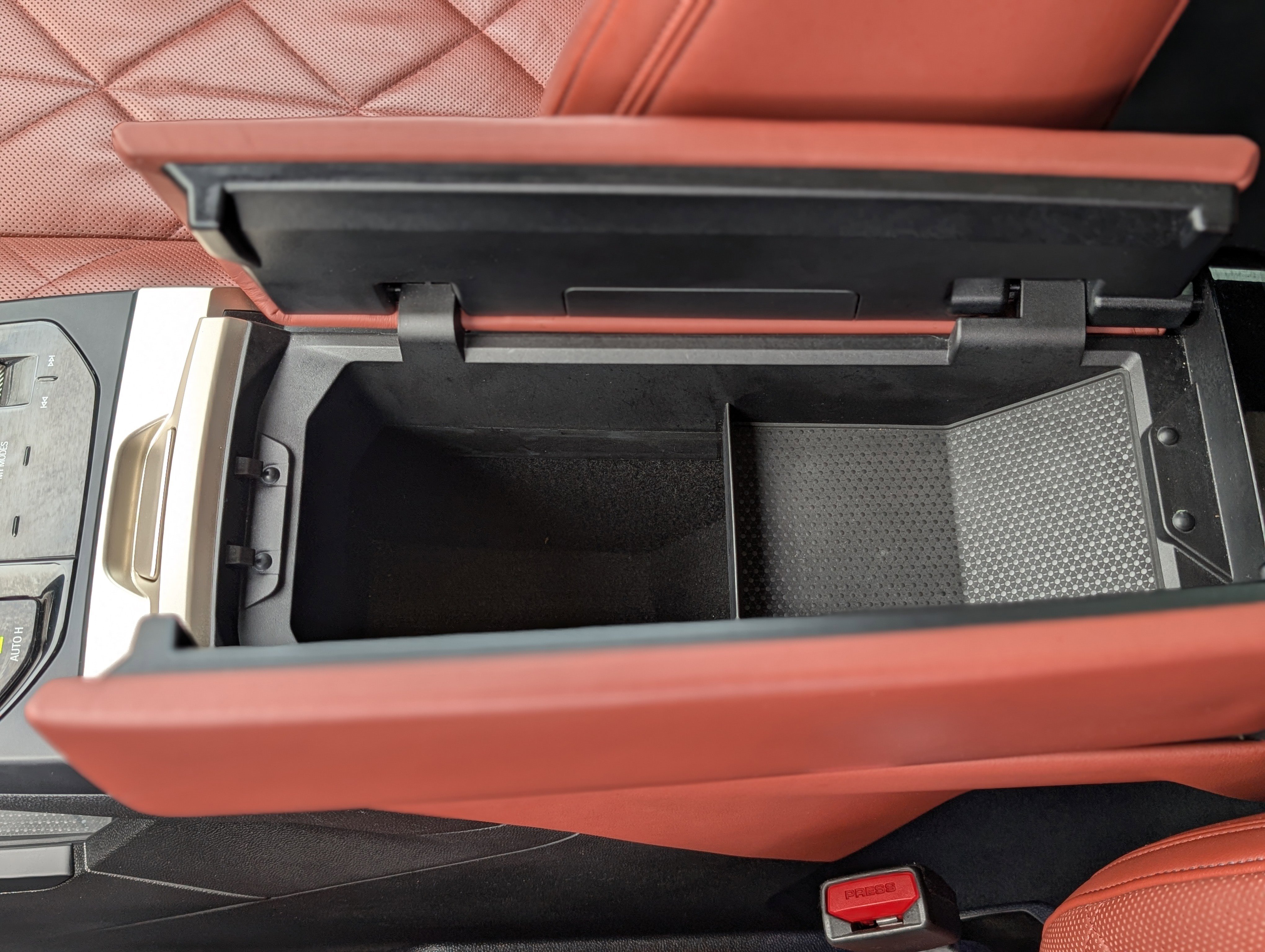 Used 2023 BMW iX xDrive50 w/ Sport Package image 31