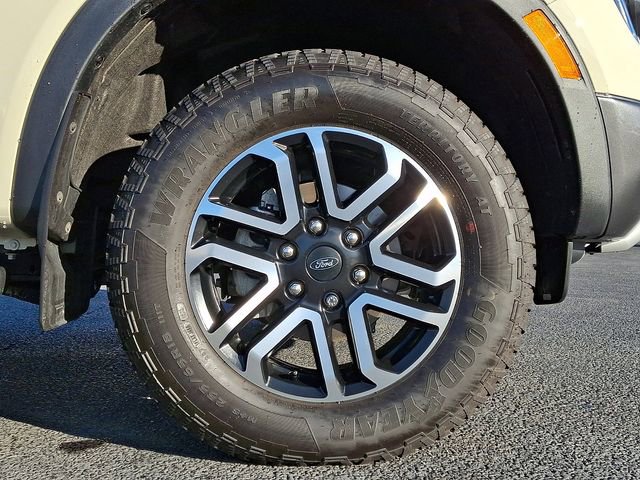 Used 2025 Ford Ranger Lariat w/ FX4 Off-Road Package image 11