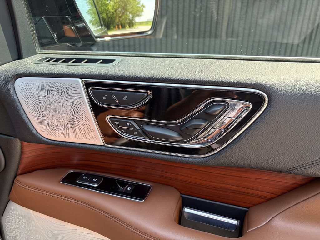 Certified 2022 Lincoln Navigator L Reserve AWD/4WD image 45