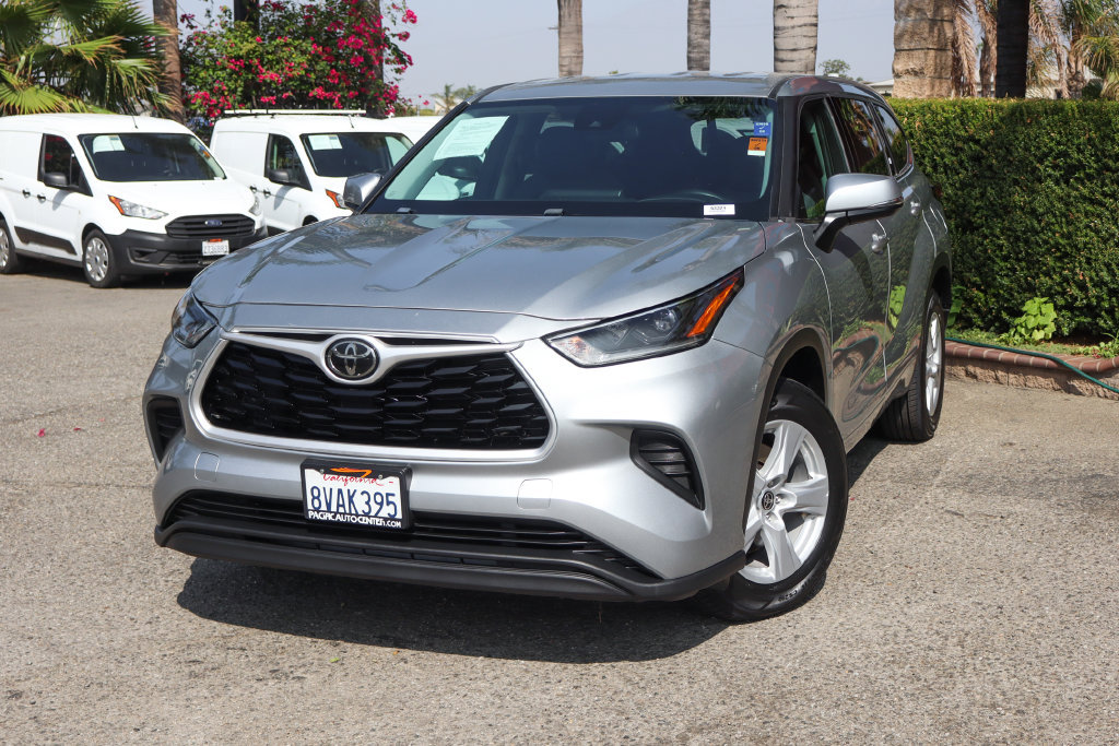 Used 2021 Toyota Highlander L FWD image 4