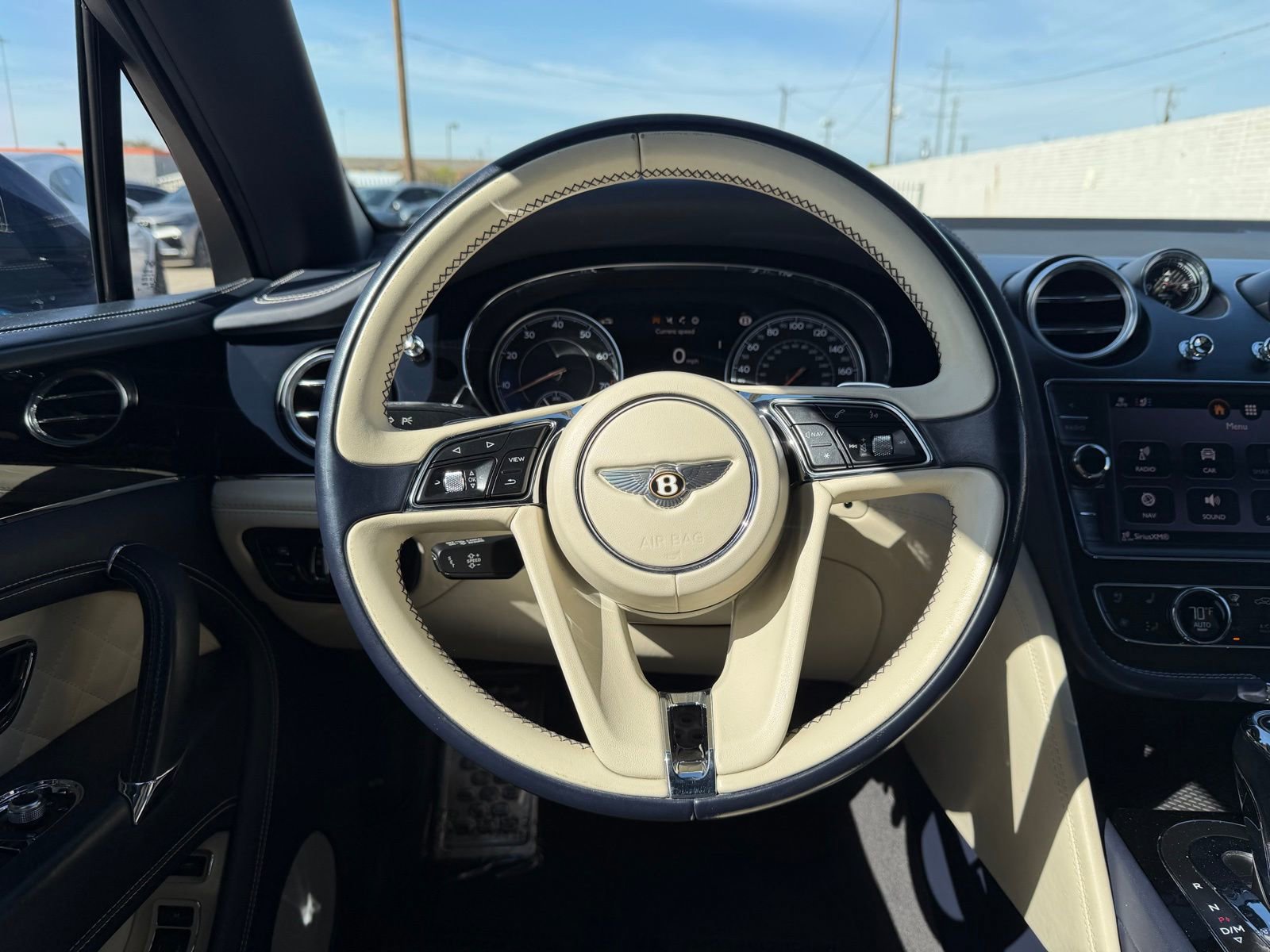 Used 2019 Bentley Bentayga image 13