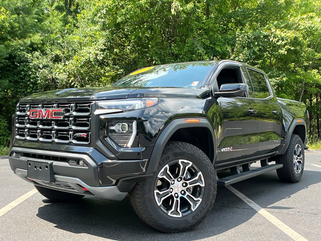 Used 2025 GMC Canyon AT4